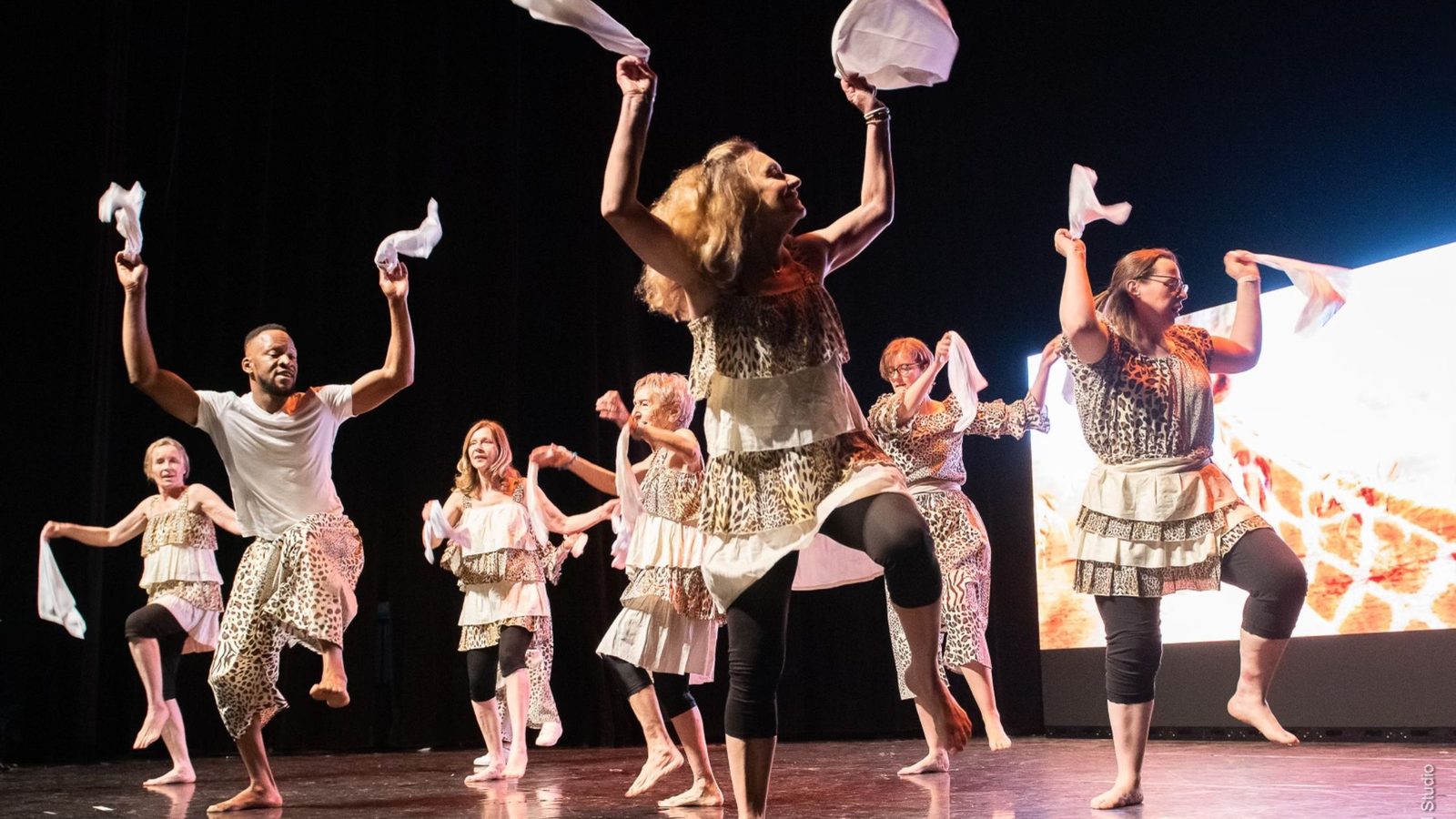 Un stage de danse africaine avec percussionnistes à Danseleopart